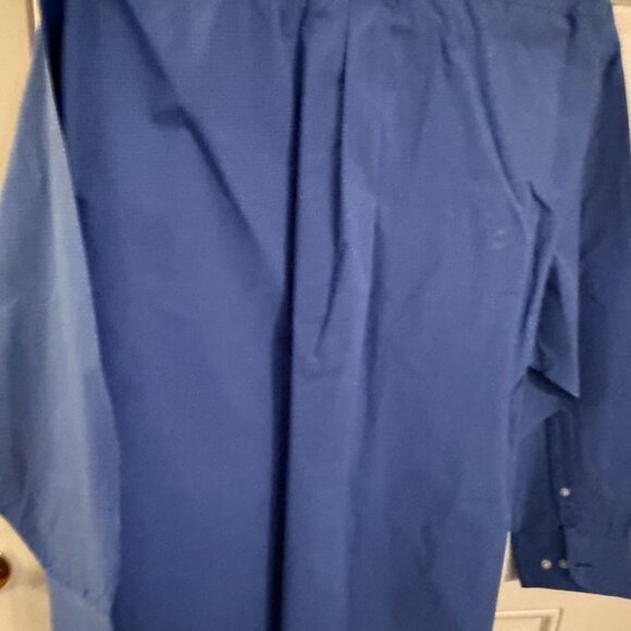 Izod Men's Vibrant Blue Dress Shirt - Picture 2 of 3